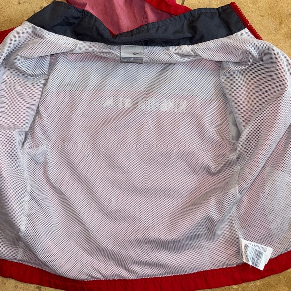 Nike Lightweight Jacket sz 3T - Picture 3 of 3